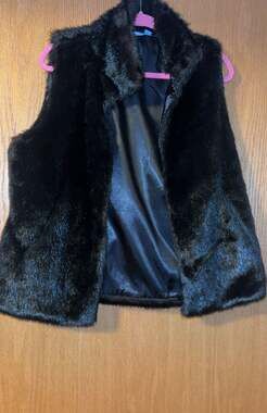 Simply Vera Vera Wang Black Faux Fur Vest